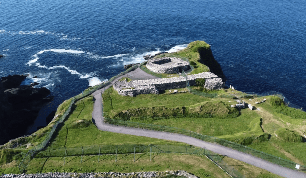 Dún Beag Stone Fort perched on a dramatic coastal headland overlooking the Atlantic Ocean on the Dingle Peninsula, County Kerry.