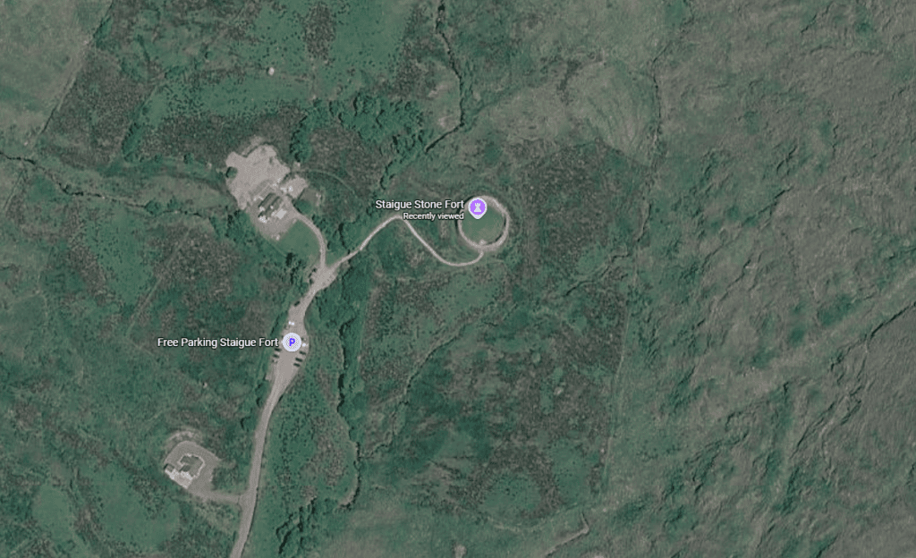 Satellite map showing the location of Staigue Fort within the rural landscape of the Iveragh Peninsula in County Kerry.